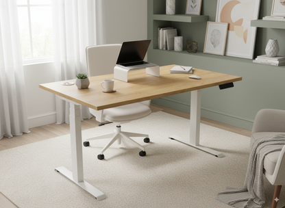 EUP prime bureau met Natural Hickory kleur blad te zien in een thuiskantoor