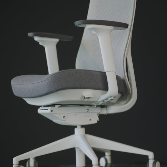 filmpje bureaustoel Elysia waarin deze van alle kanten te zien is.