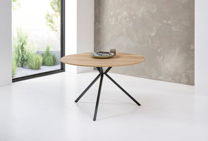 vergadertafel cube rond in lege ruimte met witte ondergrond